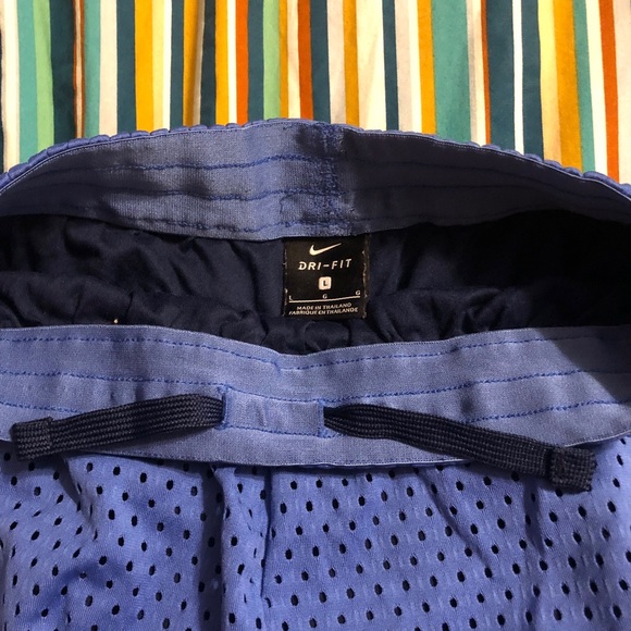 Girls size Large Nike basketball shorts in blue and burgundy - Picture 5 of 6